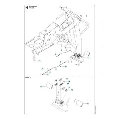 Husqvarna R13 C5 - Pedals